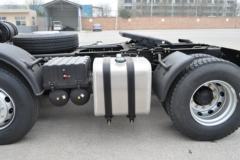 陕汽重卡 德龙新M3000 轻量化版 375马力 6X2牵引车(SX4250MB9)