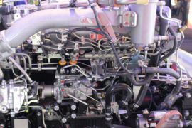 五十铃6缸系列&nbsp;发动机外观                                                图片