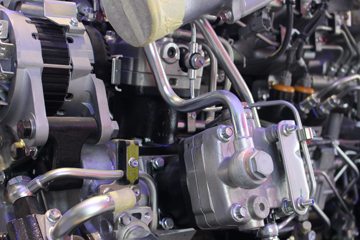 五十铃6缸系列&nbsp;发动机外观                                                图片