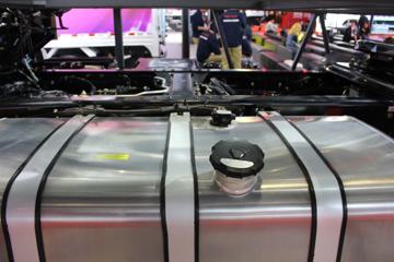 ���� ��ʮ��޿� 420���� 4X2ǣ����ͼƬ