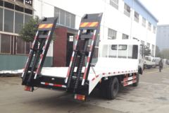 重汽王牌 7系 130马力 4X2 平板运输车(CDW5040TPBHA1R5)