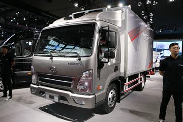 现代商用车(原四川现代) 盛图H5 141马力 4X2 4.05米冷藏车(CHM5040XLCGDC33V)