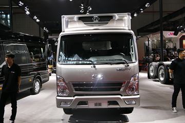 现代商用车(原四川现代) 盛图H5 154马力 4X2 5.2米冷藏车(CHM5100XLCGDC42V)