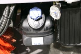 盛图&nbsp;扫路车底盘图片