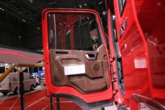 江淮 格尔发K5重卡 280马力 4X2 9.6米厢式载货车