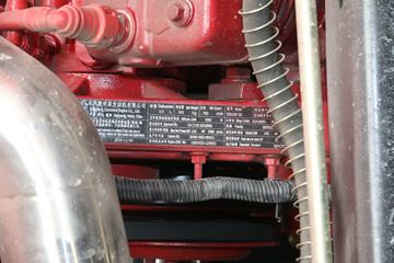 ���� ������D12�п� 190���� 4X2 9.85����ʽ�ػ���ͼƬ