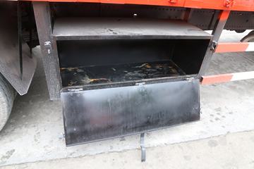 ���� ������D12�п� 190���� 4X2 9.85����ʽ�ػ���ͼƬ