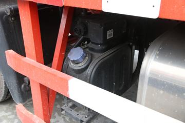 ���� ������D12�п� 190���� 4X2 9.85����ʽ�ػ���ͼƬ
