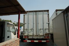 小解放 120马力 4.2米单排厢式轻卡