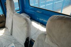 一汽通用 小解放 120马力 4X2 4.7米排半栏板载货车(CA1051K26L4R5-3)