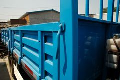 一汽通用 小解放 120马力 4X2 4.7米排半栏板载货车(CA1051K26L4R5-3)