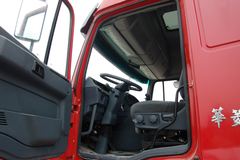 华菱重卡 336马力 6X4 牵引车(高顶双卧铺)(HN4250P33C2M3) 华菱重卡 336马力 6X4 牵引车(高顶双卧铺)(HN4250P33C2M3)