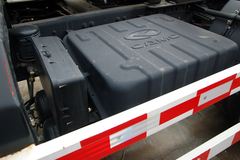 华菱重卡 290马力 4X2 牵引车(高顶双卧铺)(HN4180P35C4M3)