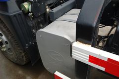 华菱重卡 290马力 4X2 牵引车(高顶双卧铺)(HN4180P35C4M3)