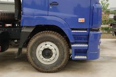 华菱重卡 290马力 4X2 牵引车(高顶双卧铺)(HN4180P35C4M3)