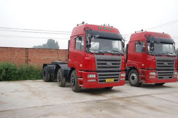 华菱重卡 345马力 6X2 牵引车(HN4252B31B5M4)