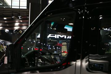 2017�� �Ĵ��ִ� SOLATI 170���� 15�� �Զ�MPVͼƬ