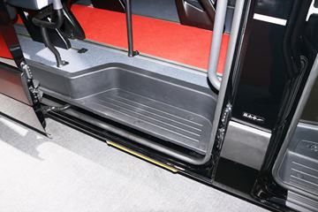 2017�� �Ĵ��ִ� SOLATI 170���� 15�� �Զ�MPVͼƬ