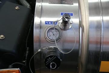 �й����� HOWO T7H �ؿ� 430���� 6X4 LNGǣ����ͼƬ