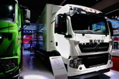 中国重汽 HOWO T5G重卡 280马力 4X2 9.6米厢式载货车(ZZ5187XXYN711GE1H)