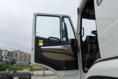 中国重汽 豪瀚J7G重卡 360马力 6X4牵引车(ZZ4255N3246E1)