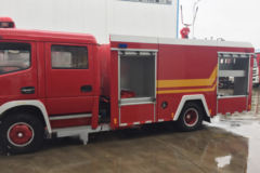 东风 多利卡D7 124马力 4X2 水罐消防车(程力威牌)(HXF5100GXFSG35/D)