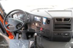 陕汽康明斯 德龙X3000 加强版 385马力 8X4 8米自卸车(SX33106C406) 陕汽康明斯 德龙X3000 加强版 385马力 8X4 8米自卸车(SX33106C406)