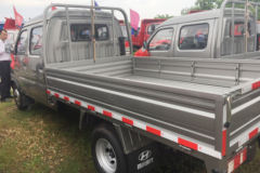 现代商用车(原四川现代) 瑞宝 1.3L 87马力 汽油 2.6米双排栏板微卡(双后胎)(CNJ1030RS30SV)