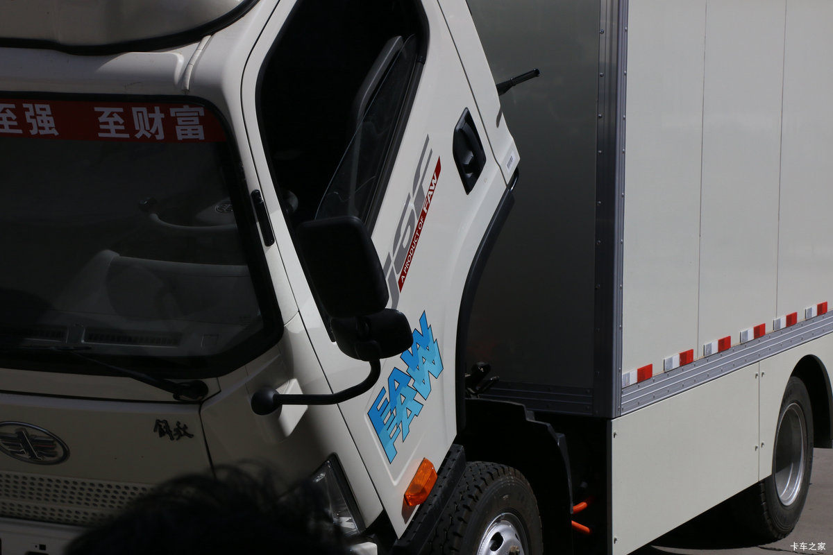 ��� J6F 3.75�׵��Ŵ��綯��ʽ�Ῠ120kWh���