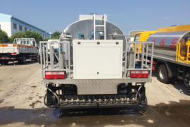 东风多利卡底盘&nbsp;沥青洒布车外观图片