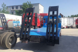 东风多利卡底盘&nbsp;平板运输车外观图片