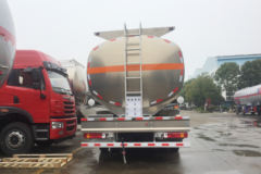 福田 欧曼ETX 270马力 8X2 运油车(程力威牌)(CLW5310GYYLB5)