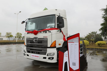 广汽日野 700系列重卡 450马力 6X4危险品牵引车(高顶)(YC4250SS1EL5W)