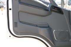 唐骏欧铃 K3系列 117马力 3.88米排半栏板轻卡(ZB1040JPD6V)