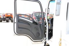 唐骏欧铃 T1系列 95马力 4X2 3.37米排半栏板轻卡(ZB1040KPD6V)