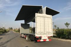 东风商用车 嘉运 180马力 4X2 7.7米翼开启厢式载货车(EQ5180XYKGD5D)