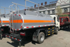 东风 多利卡D6 102马力 4X2 加油车(旗林牌)(QLG5070GJY1)