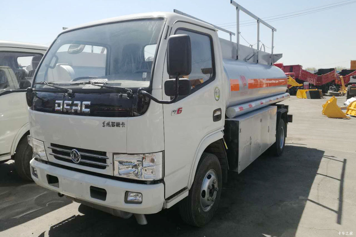 东风 多利卡D6 102马力 4X2 加油车(旗林牌)