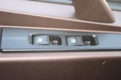 中国重汽 斯太尔D7B重卡 380马力 6X4牵引车(高顶)(ZZ4253N3241E1BN)