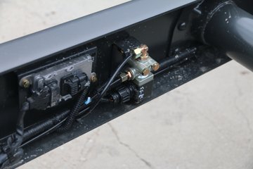 �������� ����L3 160���� 4X2 5.2�׵�����ʽ�Ῠ����(LZ5080XXYL3AB)ͼƬ