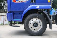 东风柳汽 乘龙L3 160马力 4X2 6.2米排半栏板载货车底盘(LZ1121M3AB)