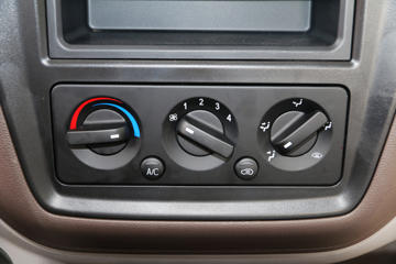 �������� �³���M3�п� 185���� 4X2 8.3����ʽ�ػ�������ͼƬ