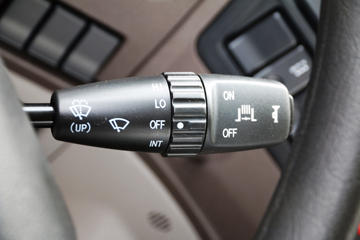 �������� �³���M3�п� 185���� 4X2 8.3����ʽ�ػ�������ͼƬ