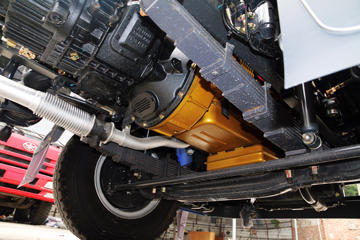 �������� �³���M3�п� 185���� 4X2 8.3����ʽ�ػ�������ͼƬ