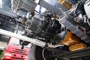 �������� �³���M3�п� 185���� 4X2 8.3����ʽ�ػ�������ͼƬ