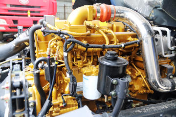 �������� �³���M3�п� 185���� 4X2 8.3����ʽ�ػ�������ͼƬ