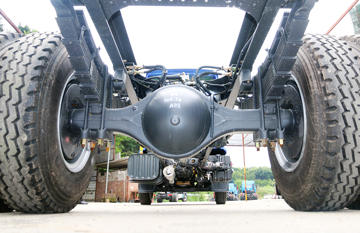 �������� �³���M3�п� 185���� 4X2 8.3����ʽ�ػ�������ͼƬ