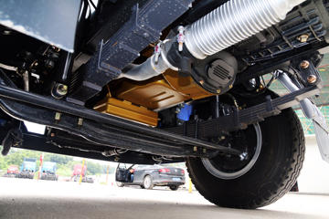 �������� �³���M3�п� 185���� 4X2 8.3����ʽ�ػ�������ͼƬ