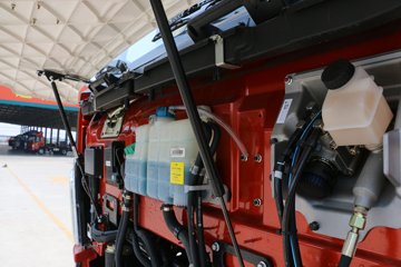 �й�����HOWO G5X�п� 210���� 6.2���Ű���ʽ�ػ�������(ZZ5167XXYG471DE1A)ͼƬ