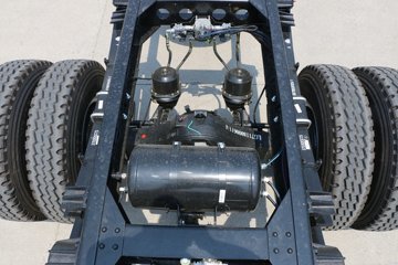 �й�����HOWO G5X�п� 210���� 6.2���Ű���ʽ�ػ�������(ZZ5167XXYG471DE1A)ͼƬ